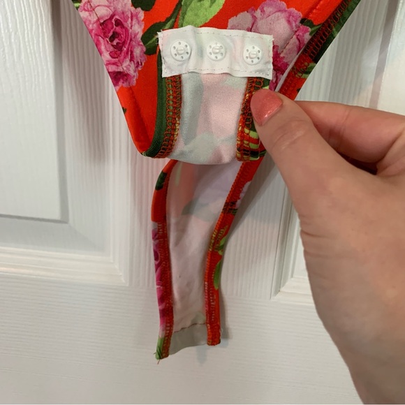 NWT ZARA Red Floral Deep V Neck Bodysuit, size L - Picture 7 of 9